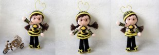 Knit and crochet free patterns - Bees. Compilation of free patterns to knit or crochet, all about bees. Hats, costumes, skirts and other outfits.