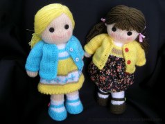 Knitted-Dolls_Polly-and-Kate