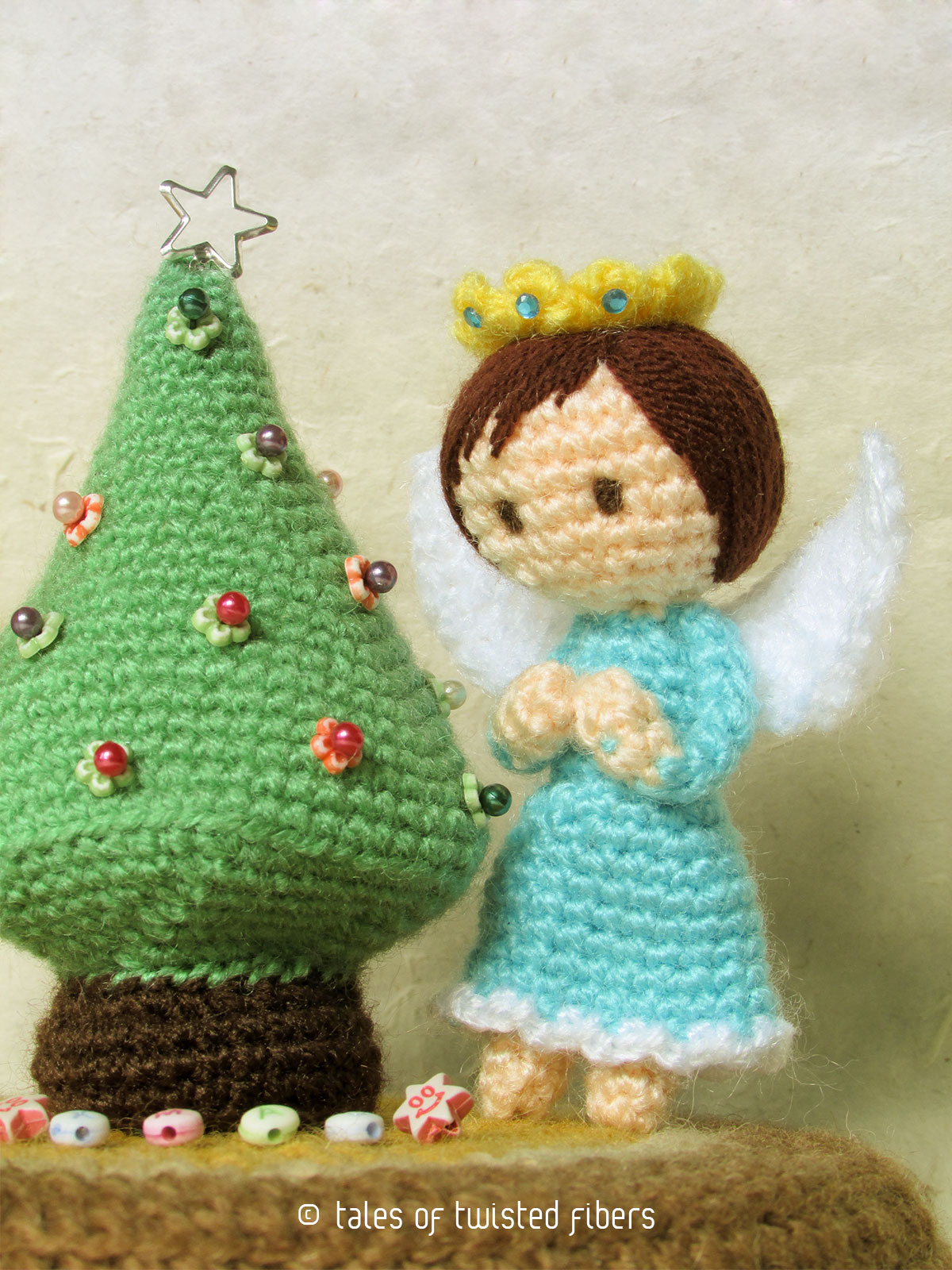 Miniature-Christmas-Tree-&-Angels--Tales-of-Twisted-Fibers